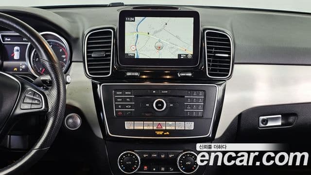 Mercedes-Benz GLE-Class 2018 — Şəkil 6/20