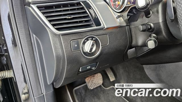 Mercedes-Benz GLE-Class 2018 — Şəkil 18/20