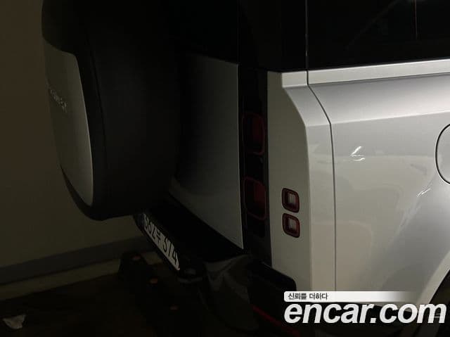 Land Rover Defender 2024 — Şəkil 10/18