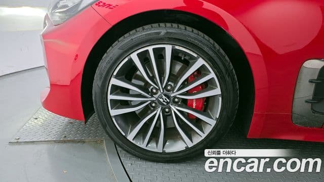 Kia Stinger 2018 — фото 5 из 20