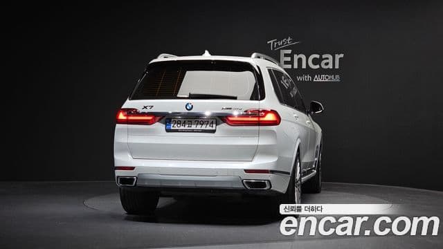 BMW X7 2022 — ფოტო 4/20