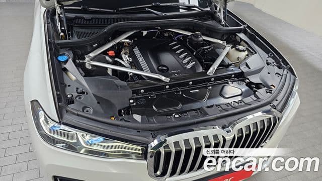 BMW X7 2022 — ფოტო 6/20
