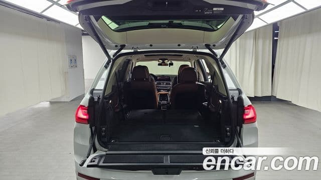 BMW X7 2022 — ფოტო 18/20