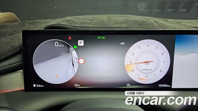 Genesis Electrified G80 2024 — Şəkil 8/20