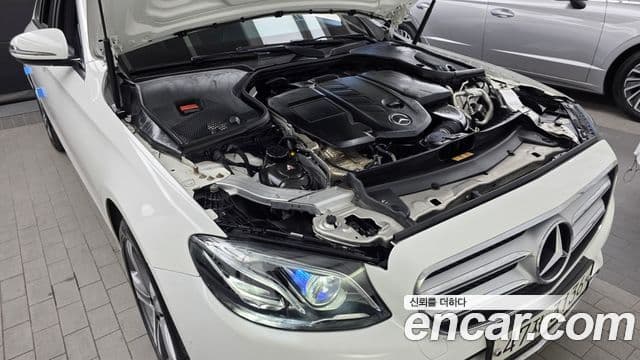 Mercedes-Benz E-Class 2019 — Фото 6/20