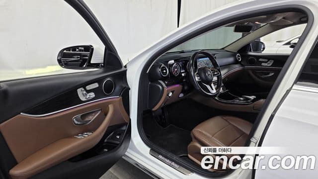 Mercedes-Benz E-Class 2019 — Фото 9/20