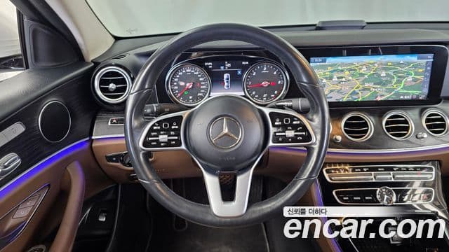 Mercedes-Benz E-Class 2019 — Фото 14/20