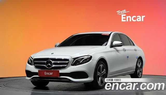 Mercedes-Benz E-Class 2019 — Фото 1/20