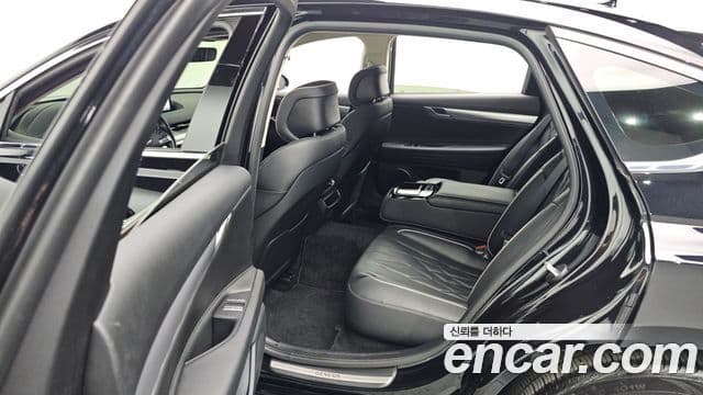 Genesis Electrified G80 2023 — ფოტო 13/20