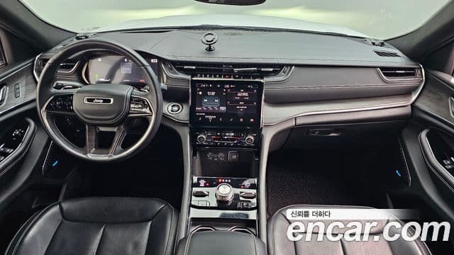 Jeep Grand Cherokee 2021 — ფოტო 7/20