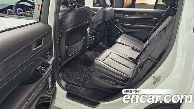 Jeep Grand Cherokee 2021 — фото 11 из 20