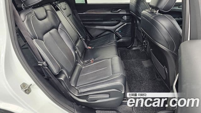 Jeep Grand Cherokee 2021 — ფოტო 12/20