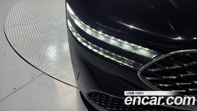 Genesis G90 2022 — Photo 12/39
