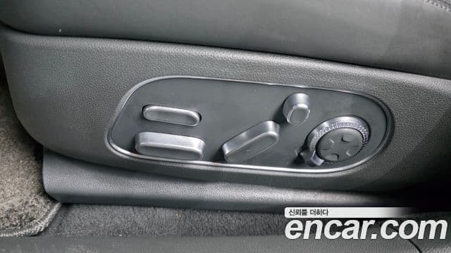 Genesis G90 2022 — Photo 14/39