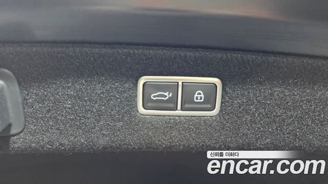 Genesis G90 2022 — Photo 28/39