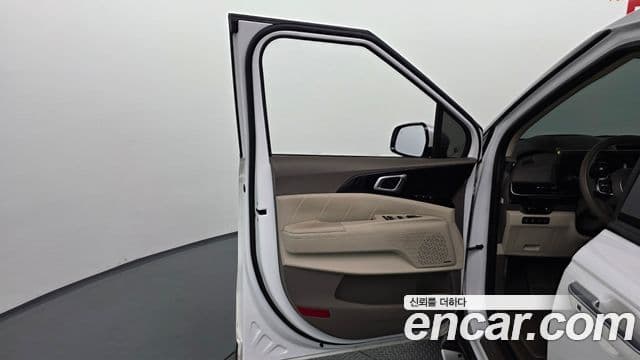 Kia Carnival 2024 — Photo 20/39