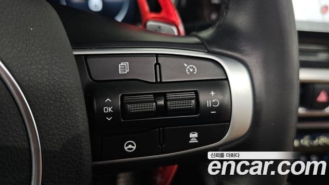 Kia K5 2022 — ფოტო 17/20