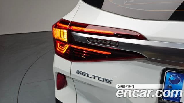 Kia Seltos 2022 — Şəkil 20/33