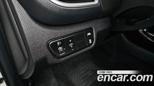 Kia Seltos 2022 — Şəkil 27/33