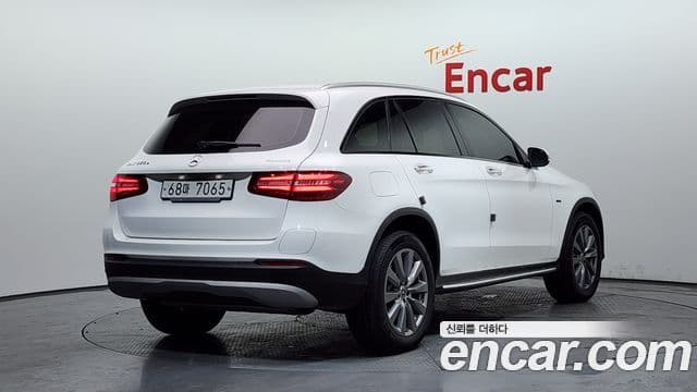 Mercedes-Benz GLC-Class 2018 — Photo 28/34