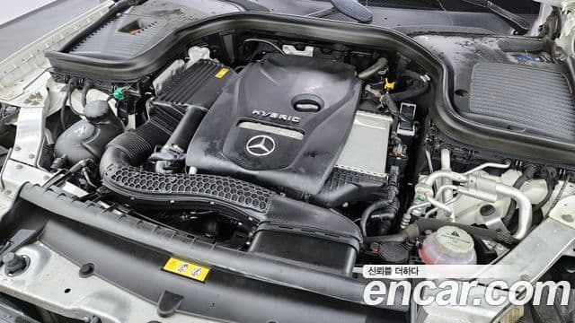 Mercedes-Benz GLC-Class 2018 — Photo 5/34