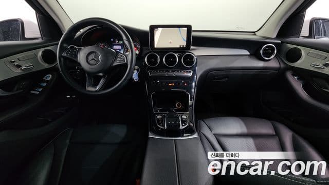 Mercedes-Benz GLC-Class 2018 — Photo 9/34