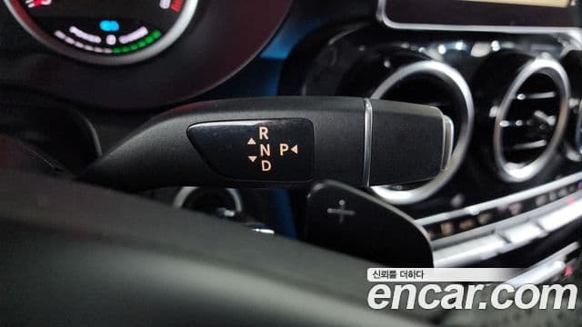 Mercedes-Benz GLC-Class 2018 — Photo 11/34