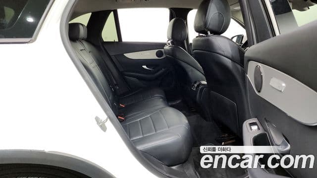 Mercedes-Benz GLC-Class 2018 — Photo 14/34