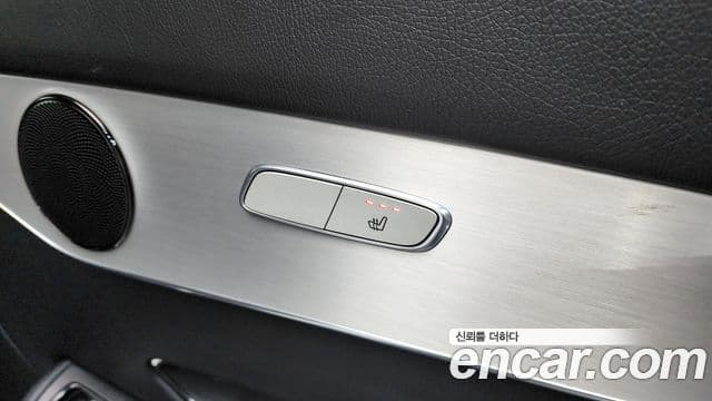 Mercedes-Benz GLC-Class 2018 — Photo 22/34