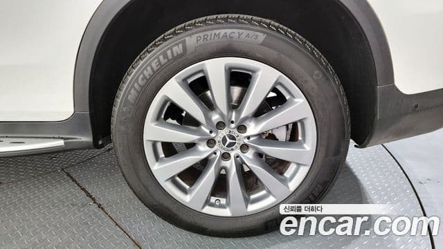 Mercedes-Benz GLC-Class 2018 — Photo 3/34