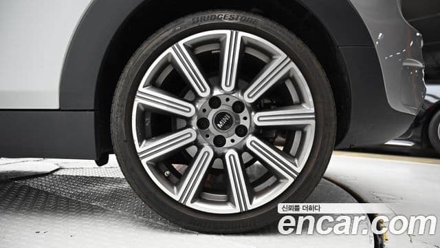 Mini Cooper S Clubman 2023 — ფოტო 5/20