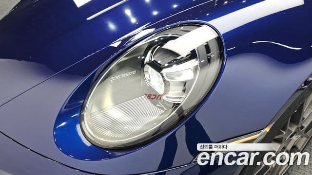 Porsche 911 2020 — Photo 8/31