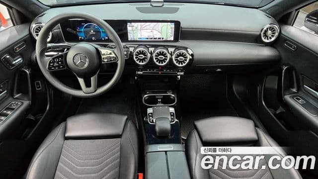 Mercedes-Benz A-Class 2020 — Photo 2/30