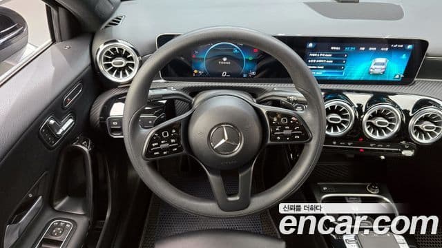 Mercedes-Benz A-Class 2020 — Photo 13/30