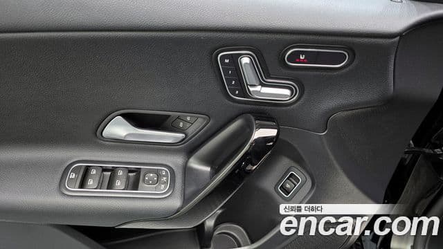 Mercedes-Benz A-Class 2020 — Photo 20/30
