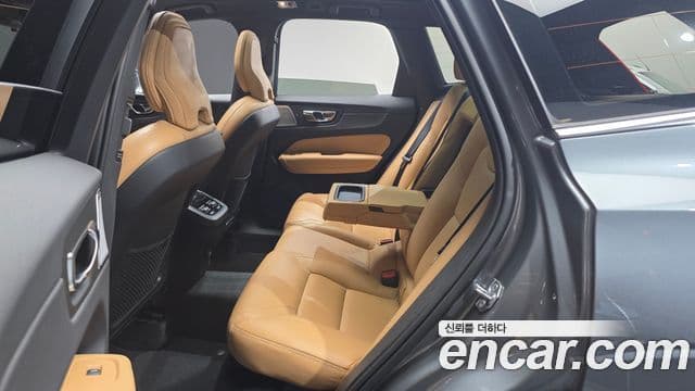 Volvo XC60 2021 — Şəkil 11/20