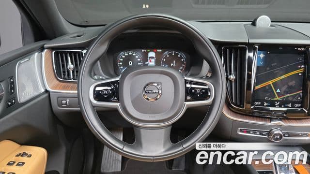 Volvo XC60 2021 — Şəkil 13/20