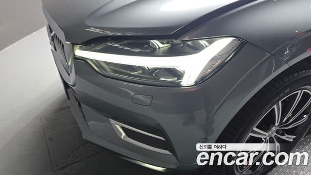 Volvo XC60 2021 — Photo 18/30