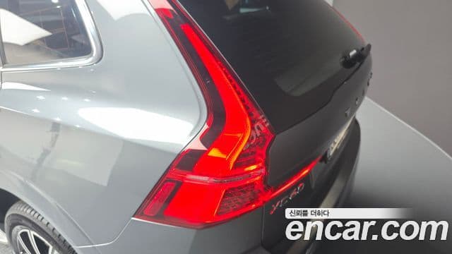 Volvo XC60 2021 — Photo 9/30