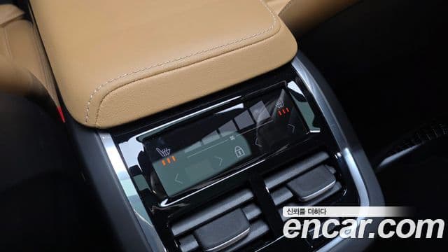 Volvo XC60 2021 — Photo 21/30