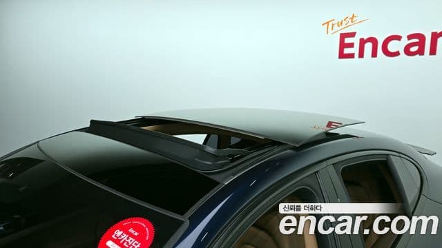Porsche Panamera 2018 — ფოტო 18/20