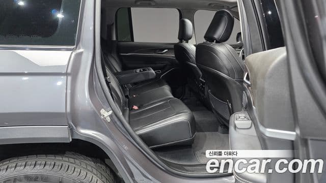 Jeep Grand Cherokee 2023 — ფოტო 11/20