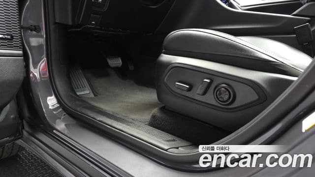 Jeep Grand Cherokee 2023 — Photo 21/32