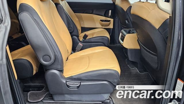 Kia Carnival 2021 — ფოტო 11/20