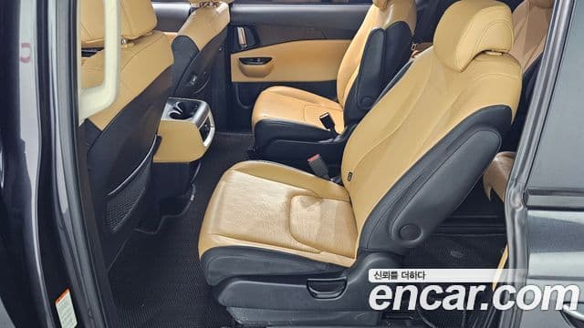 Kia Carnival 2021 — ფოტო 12/20