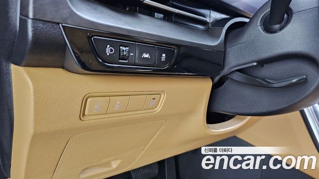 Kia Carnival 2021 — ფოტო 13/20