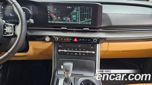 Kia Carnival 2021 — ფოტო 16/20