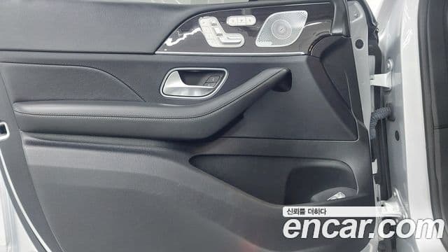 Mercedes-Benz GLE-Class 2021 — Фото 15/20