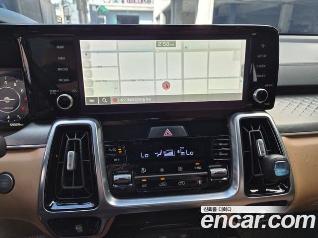 Kia Sorento 2022 — Фото 15/20