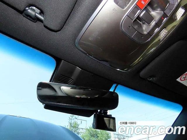 Genesis GV70 2021 — ფოტო 14/19